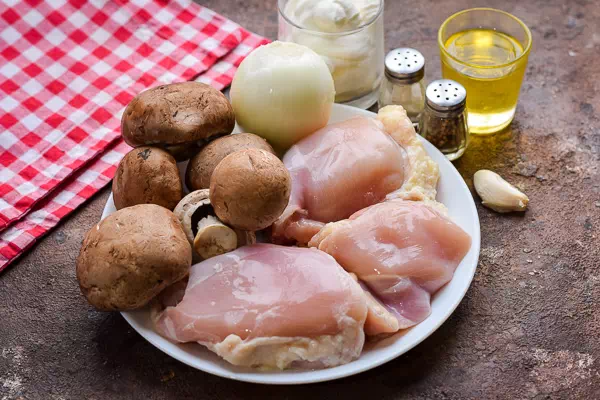 курица со сметаной и грибами в духовке рецепт фото 1